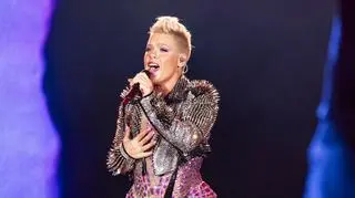 Pink w przeszłości przedawkowała narkotyki. Sprawiała wiele problemów wychowawczych