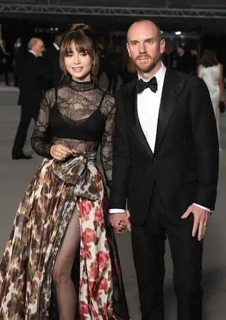Academy Museum Gala 2022. Lilly Collins z mężem