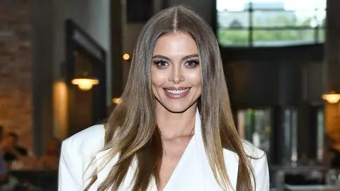 Joanna Opozda eksponuje długie nogi