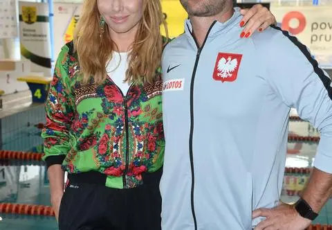 Agata Załęcka rozstała się z mężem. Bajkową ceremonię zaślubin transmitowali w sieci