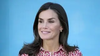 Królowa Letizia i jej córka w identycznych sukienkach. Cena na każdą kieszeń