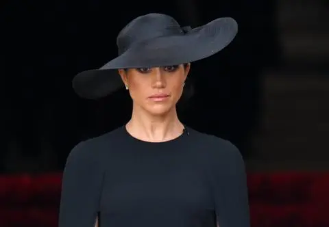 Meghan Markle udawała smutek na pogrzebie królowej? Uczyła się płakać na zawołanie