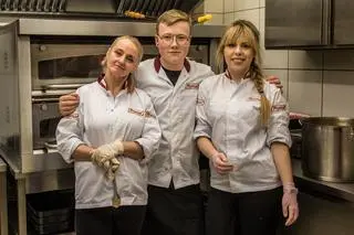 Pracownicy "Pizzerii Bujani" w Tarnowie