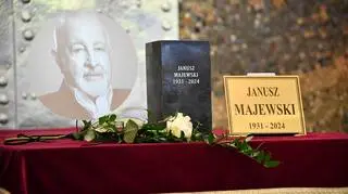 Pogrzeb Janusza Majewskiego. Wśród żałobników Marek Kondrat, Andrzej Seweryn, Sonia Bohosiewicz...
