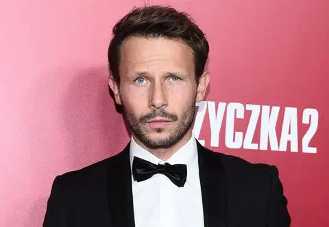 Mateusz Banasiuk o łączeniu kariery z ojcostwem. "Zdarza się, że syn doprowadza mnie do szału"
