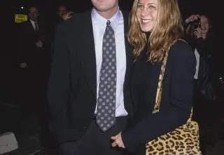 Jennifer Aniston cierpi po śmierci Matthew Perry'ego. "Całkowicie zwaliło ją z nóg"
