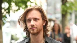 Maciej Musiał pokazał zdjęcie z mamą. "To twoja siostra?"