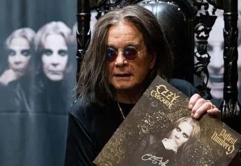 Ciężko chory Ozzy Osbourne testuje nowy rodzaj terapii. Głos zabrała jego córka