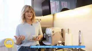 Dziennikarka rozpoczyna dzień gorącą kawą i lodowatą kąpielą