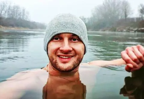 Kamil ze "ŚOPW" zaczyna nowe życie. Pokazał ukochaną, zmienił pracę i miejsce zamieszkania