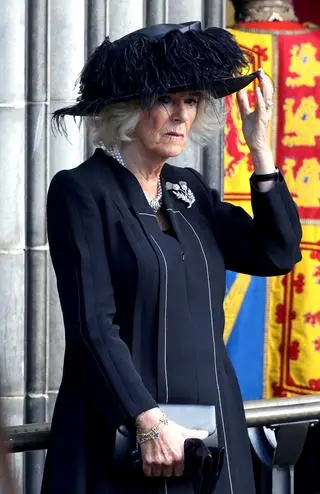Królowa Camilla w brożce "Thistle"