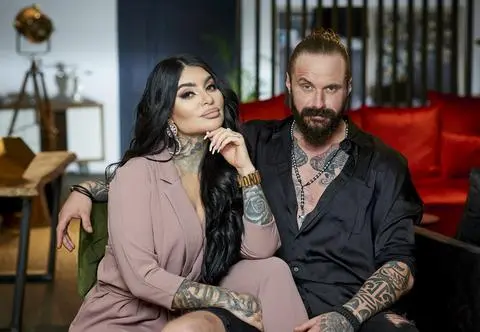 Anna Renusz i "Tarzan" w namiętnej sesji zdjęciowej. Fani: "Miłość aż kipi"
