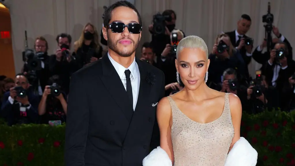 Met Gala 2022. Kim Kardashian i Pete Davidson 