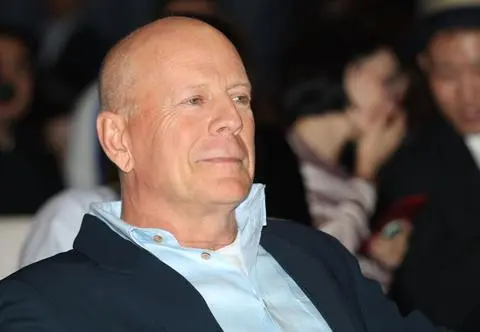 Bruce Willis gra w słabych filmach przez chorobę? Hollywoodzki reżyser podał powód