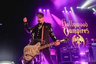 Hollywood Vampires to zespół, w którym gra Johnny Depp