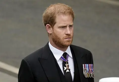 Książę Harry niespodziewanie przyleciał do Londynu. Weźmie udział w przesłuchaniu
