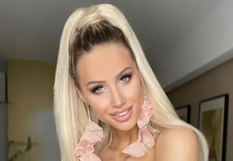 Marta Karpińska z "Gogglebox. Przed telewizorem" urodziła. Pokazała zdjęcie