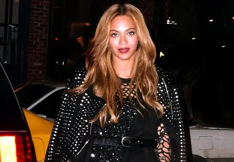 Beyoncé na zdjęciu ze studniówki. Kim była jej pierwsza miłość? 