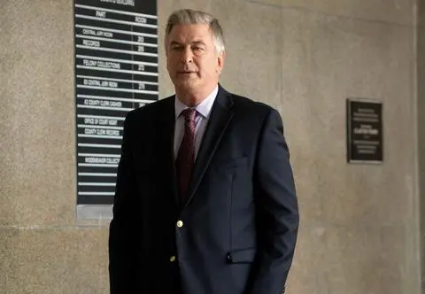 Alec Baldwin stanął przed sądem. Na wokandę wraca sprawa śmierci na planie filmu "Rust"