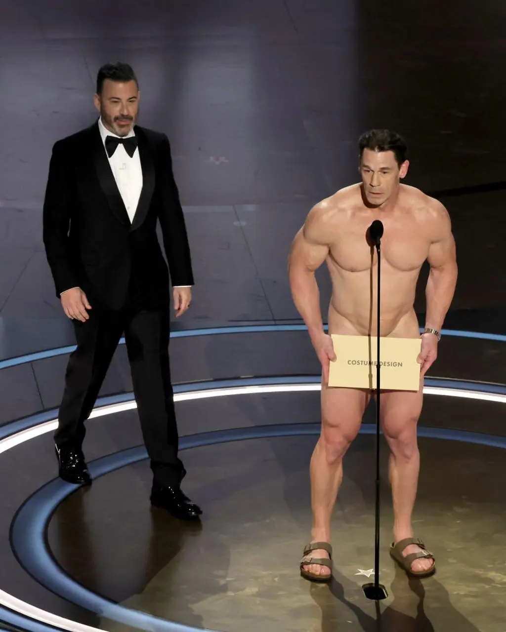 Nagi John Cena na scenie podczas Oscarów