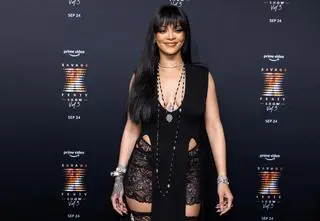 Rihanna spodziewa się dziecka. Ojciec artystki skomentował jej ciążę