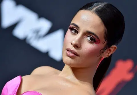 Camila Cabello zaliczyła wpadkę. Kreacja wymknęła się spod kontrol i... odsłoniła pierś
