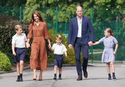 Książę William i księżna Kate podsumowali rok nietypowym nagraniem. Spójrzcie na ich dzieci!