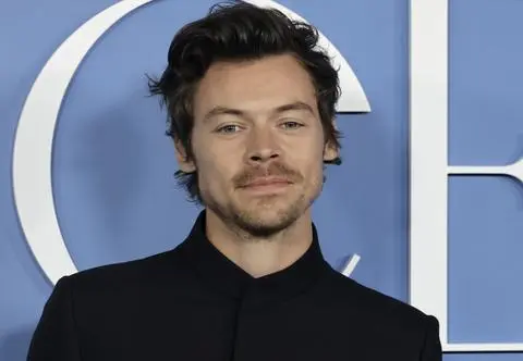 Harry Styles spędzał święta z Polakiem. Kim jest tajemnicy mężczyzna?