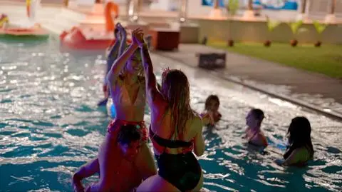 Dyskusja o nietoperzach to hit sieci. Co jeszcze wydarzyło się w 12. odcinku "Hotelu Paradise"?