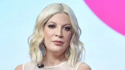 Tori Spelling ewakuowana z przyczepy kempingowej