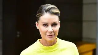 Małgorzata Rozenek-Majdan żegna syna na lotnisku. Fani pośpieszyli ze wsparciem