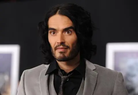 Russell Brand odpowiedział na oskarżenia o gwałt. Obwinił... brytyjski rząd