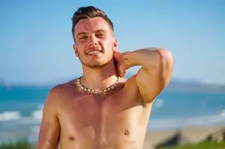 Janek Wojciechowski z "Hotelu Paradise 8"