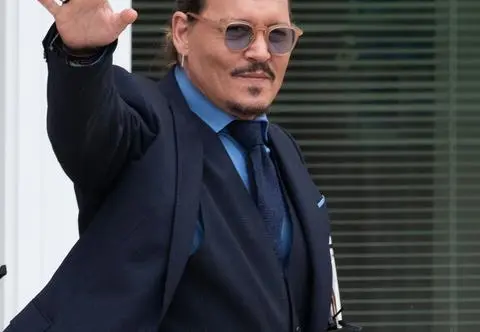 Johnny Depp znowu zakochany? Jego serce miała skraść prawniczka. Zobaczcie, jak wygląda