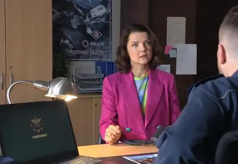 "Na Wspólnej", odcinek 3704. Policja wkracza do akcji. Czy Marta dowie się, kto jest stalkerem?