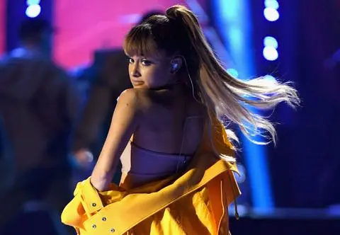 Kontrowersje wokół nowego związku Ariany Grande. Dlaczego żona Ethana Slatera jest załamana?