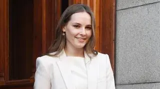 Księżniczka Aleksandra wyszła za mąż. Jej ślubna kreacja zaskakuje 