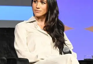 Meghan Markle spróbowała stworzyć konkurencję Pałacowi Buckingham. Szybko odniosła porażkę 