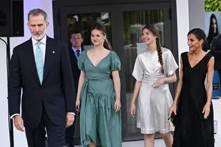 Królowa Letizia, król Filip VI, księżna Eleonora, infantka Sofia