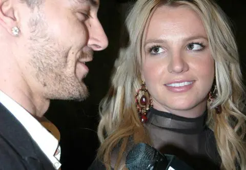 Britney Spears znów walczy o uwolnienie? Po zdjęciu kurateli ojca mierzy się teraz z "opieką" byłego męża