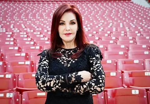 Priscilla Presley chce podważyć testament córki. Do zgarnięcia są długi?