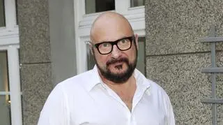 Piotr Gąsowski narzeka na opóźniony lot i pasażerów. "Pan, który usiadł obok mnie..."