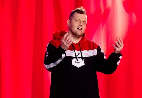 Marek Morus pokazał zdjęcie z dzieciństwa. W takim wydaniu go nie widzieliście