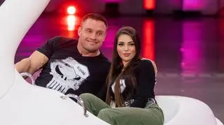 Krzysztof Radzikowski na sensualnych zdjęciach z partnerką. Dzielą wspólną pasję