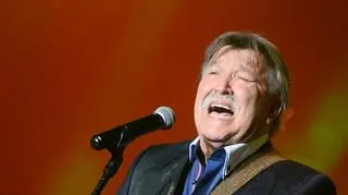 Andrzej Rybiński jest na scenie od 53 lat. Zamieszkał z rodziną z dala od miasta