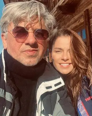 Natasza Urbańska i Janusz Józefowicz wypoczywają w jednej z górskich miejscowości 