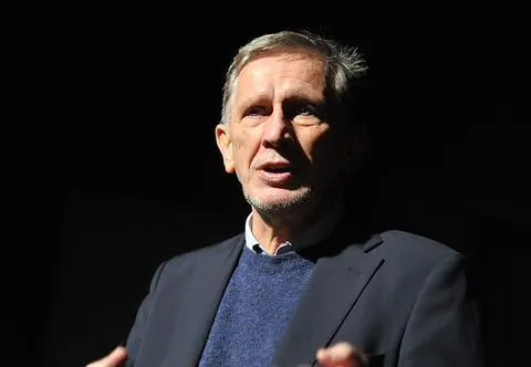 Jan Englert ofiarą oszustów. To kolejna gwiazda, która walczy z procederem