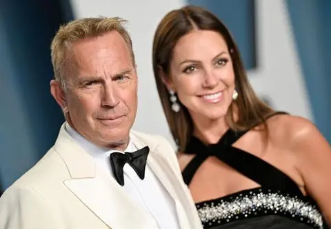 Kevin Costner rozwodzi się i chce eksmitować żonę z rezydencji. Kobieta stawia opór
