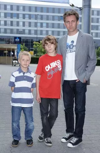 Rafał Królikowski z synami Piotrem i Michałem
