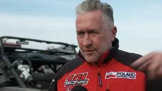 Ekstremalne rajdy po Pustyni Błędowskiej. Rafał Sonik o kobietach za kierownicą